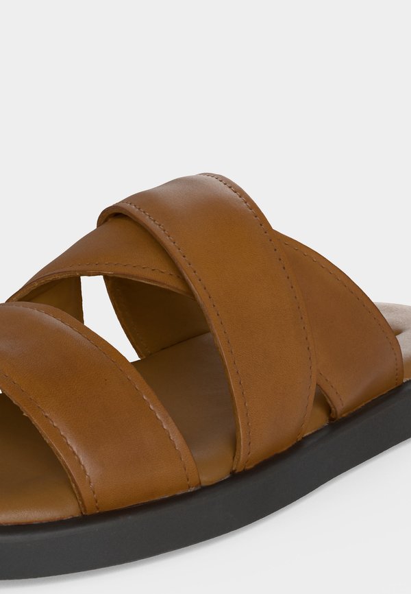 Steve Madden GRABBA