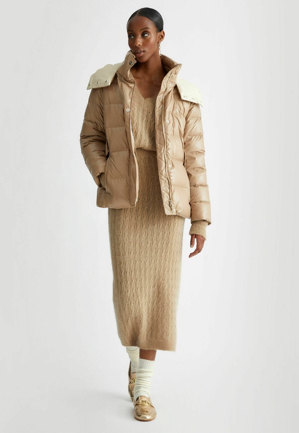 LIU JO PADDED WITH HOOD