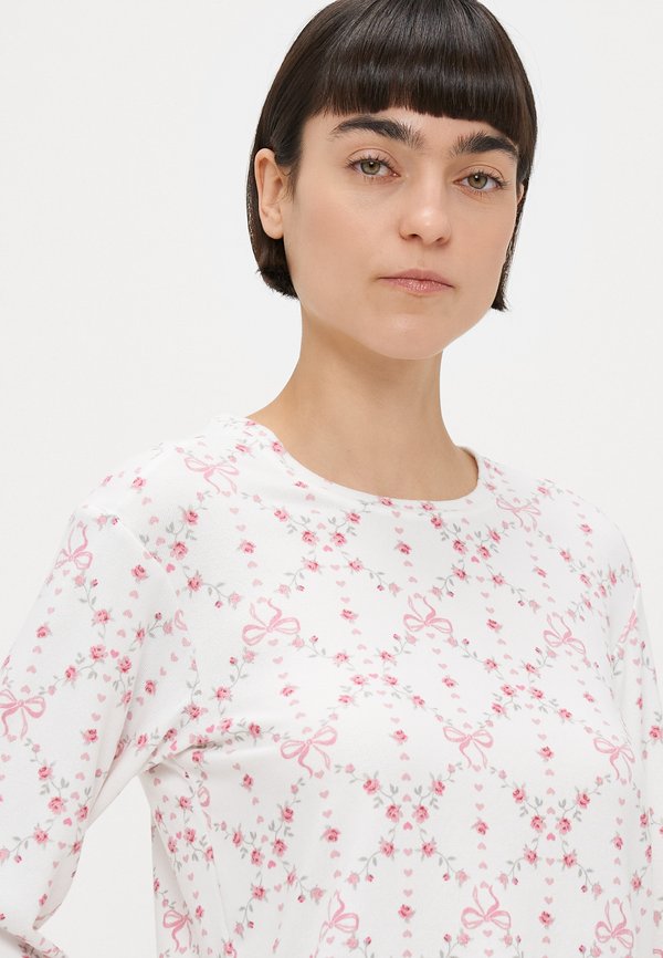 Hollister Co. LIQUID COZY LONG SLEEVE SCOOP