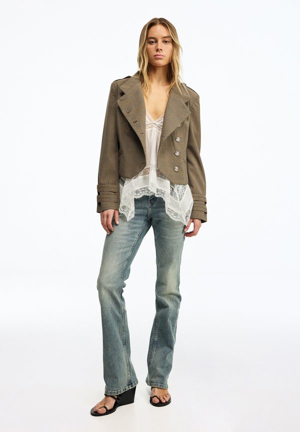 Bershka DOUBLE-BREASTED WITH BUTTONS - BLAZER - Light jacket - beige
