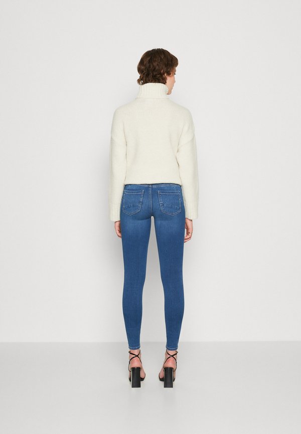 ONLY ONLROYAL POCKET CUT