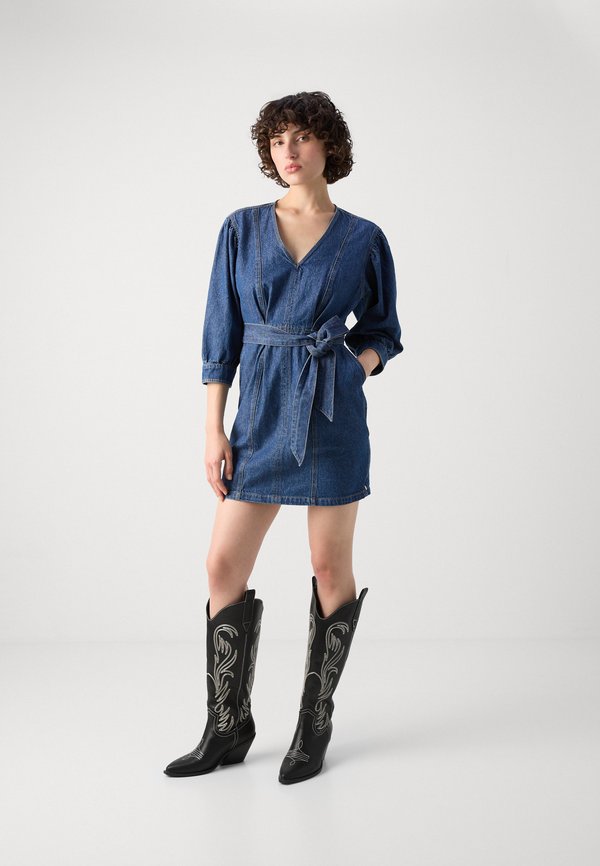 Scotch & Soda BELTED V NECK DRESS