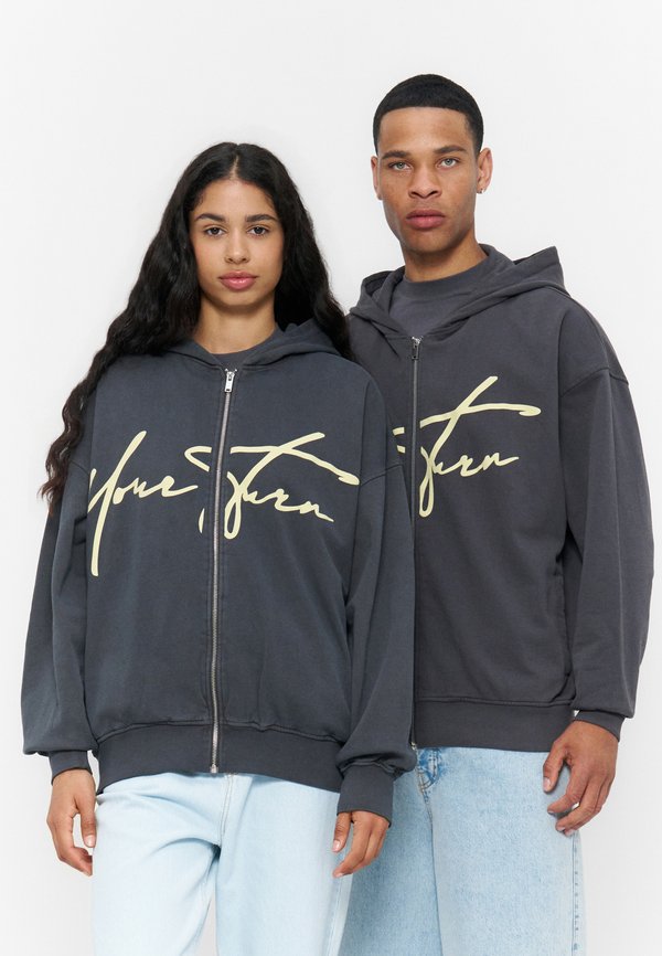 YOURTURN by Zalando REGULAR FIT