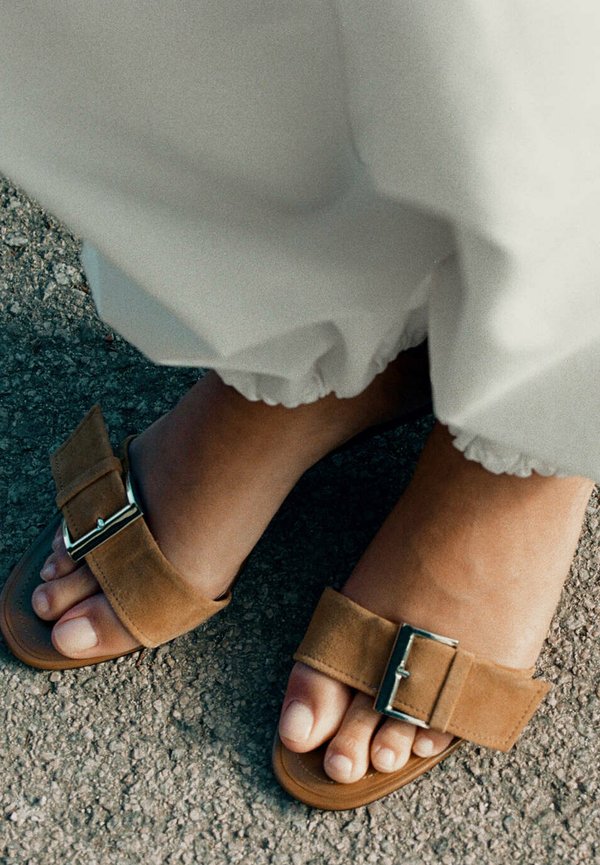 Mango ADULT - Mules - sand