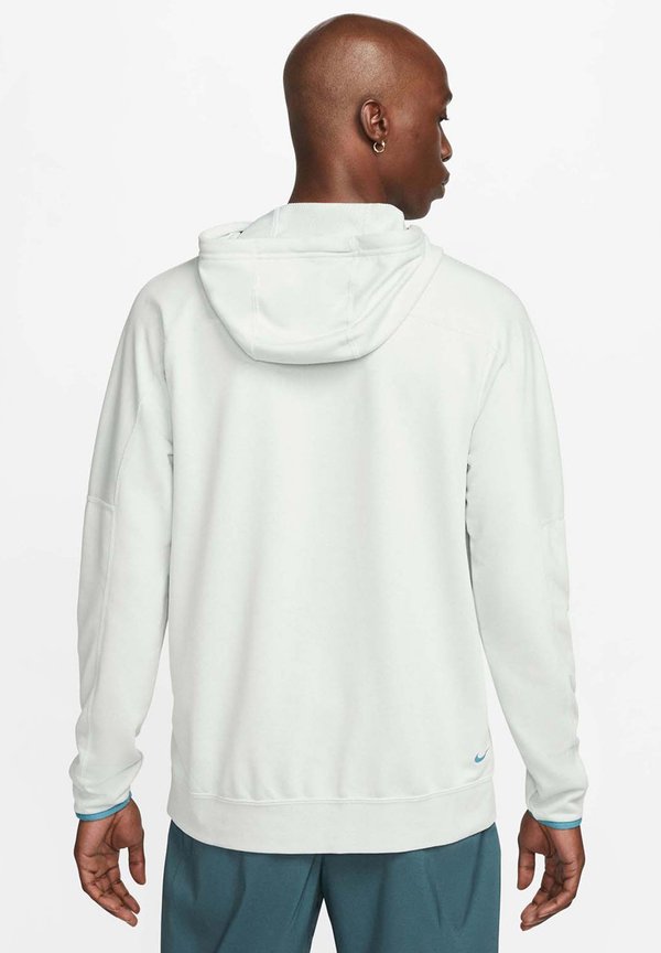 Nike Performance