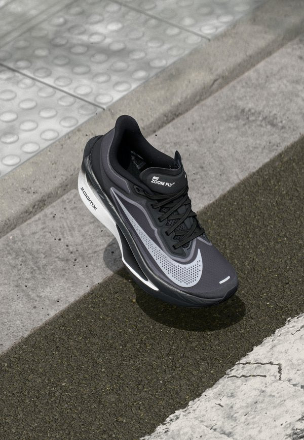Nike Performance ZOOM FLY 6 - Road running shoes - black/white/light smoke grey
