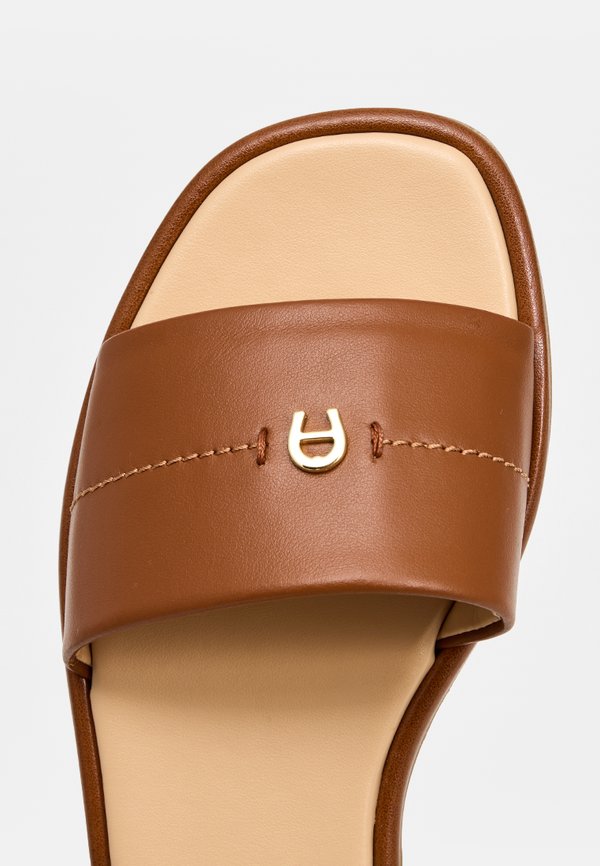 AIGNER LOTTA