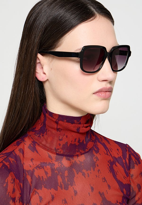 DKNY