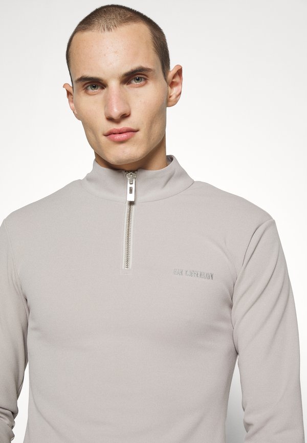 Han Kjøbenhavn LOGO HALF ZIP SHARP LONG SLEEVE