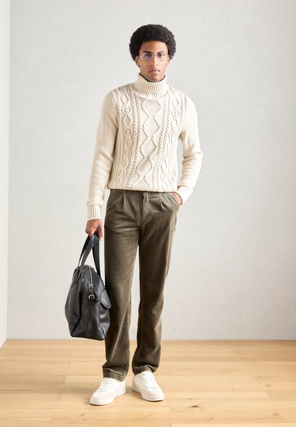 Lindbergh SEERSUCKER CORDUROY CHINO PANT