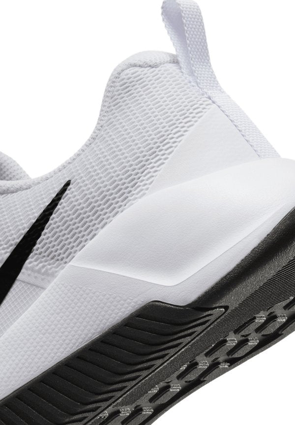 Nike Performance MC 3