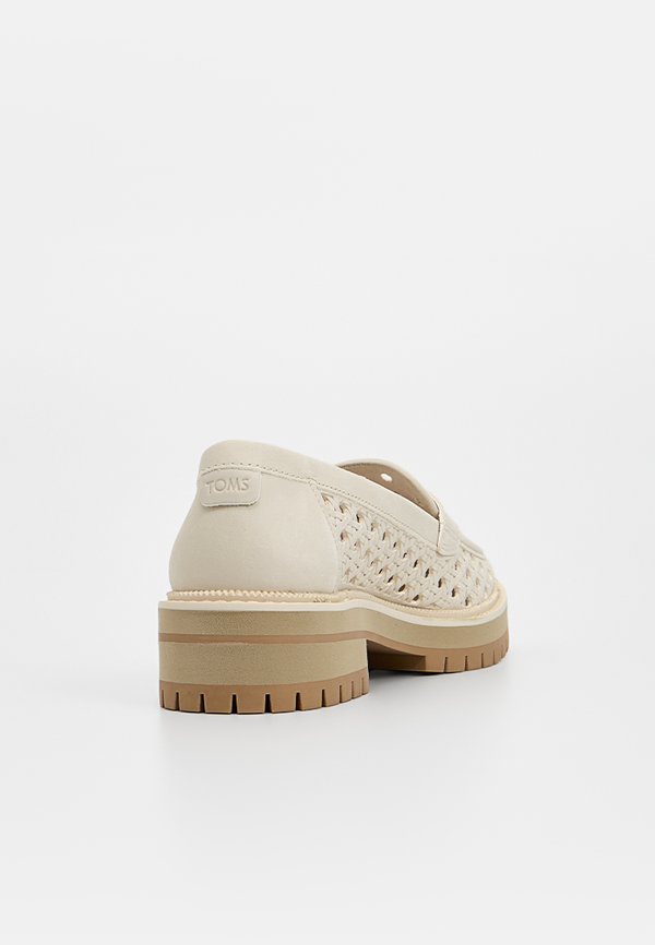 TOMS CARA