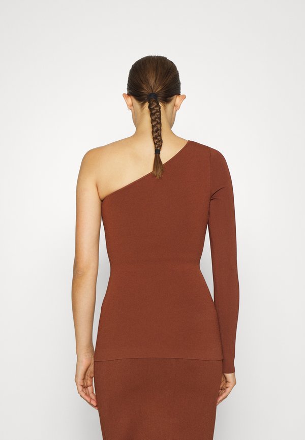 Victoria Beckham ONE SHOULDER