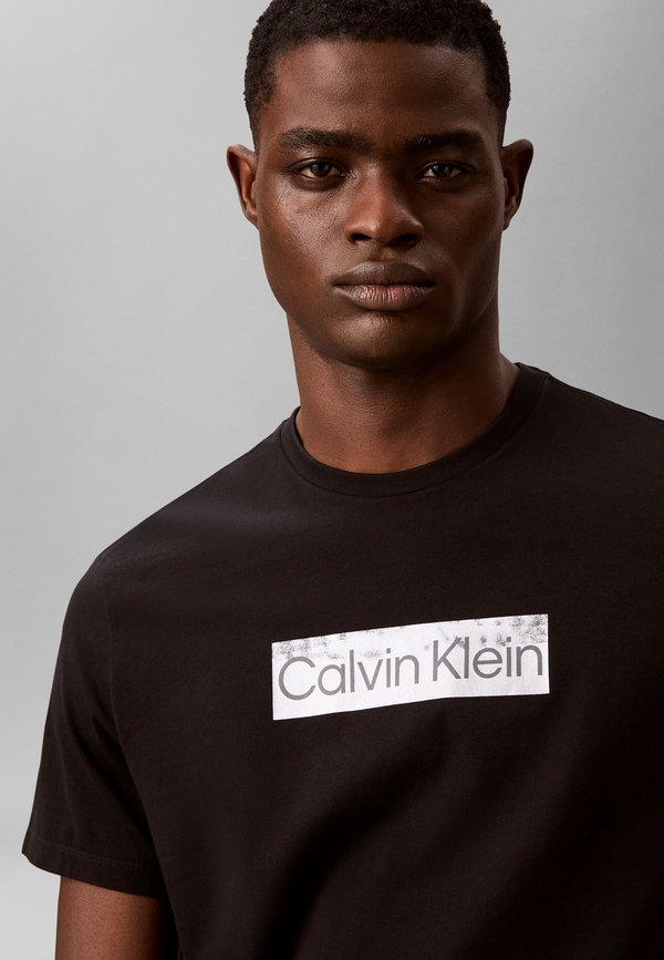 Calvin Klein GRAPHIC