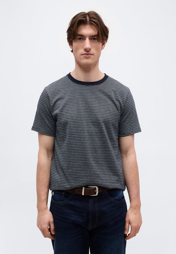 Lindbergh STRIPED O NECK TEE