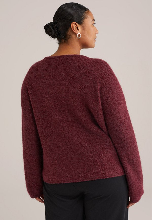 WE Fashion CURVE
