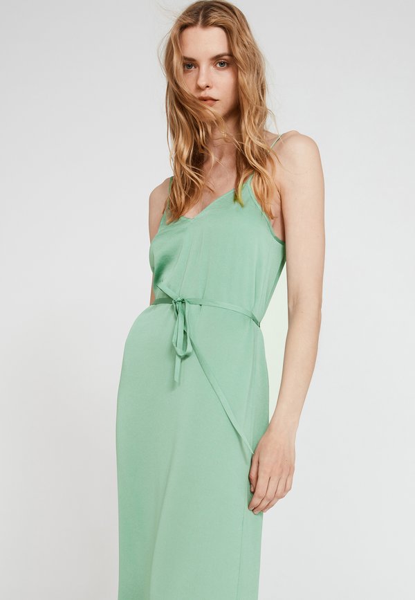 Claudie Pierlot ROUCAS
