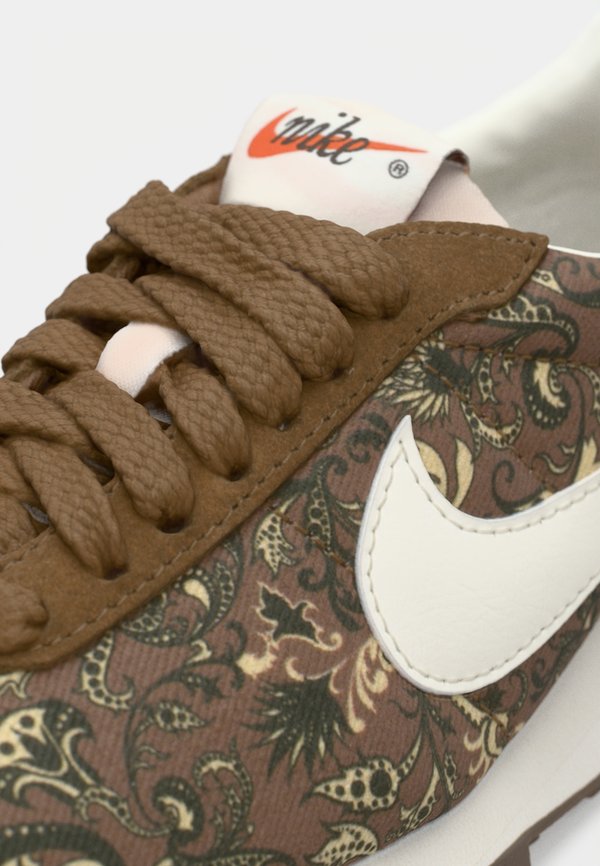 Nike Sportswear LD 1000