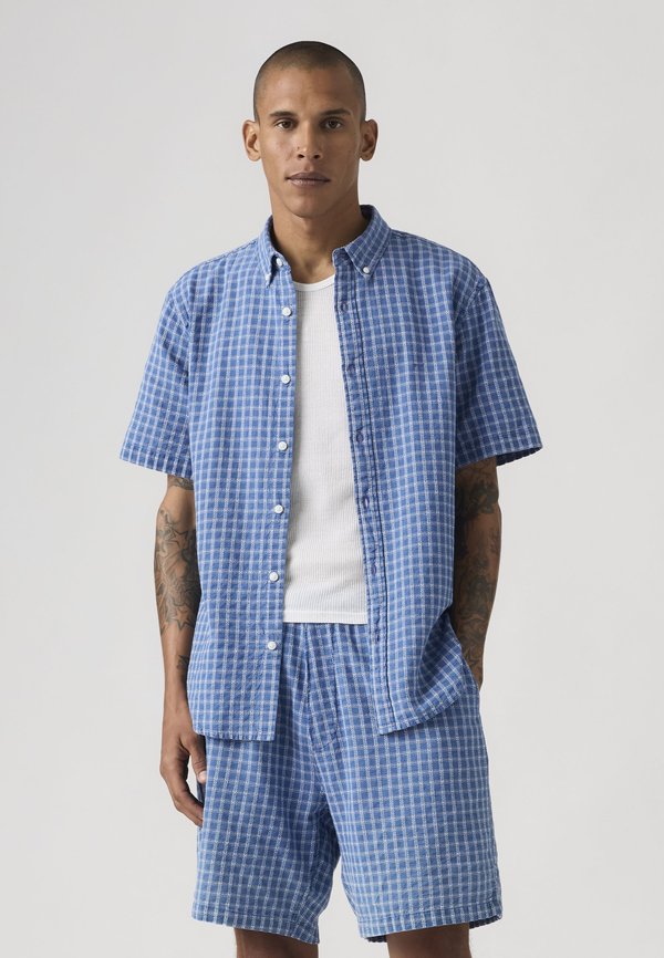 Levi's® AUTHENTIC BUTTON DOWN