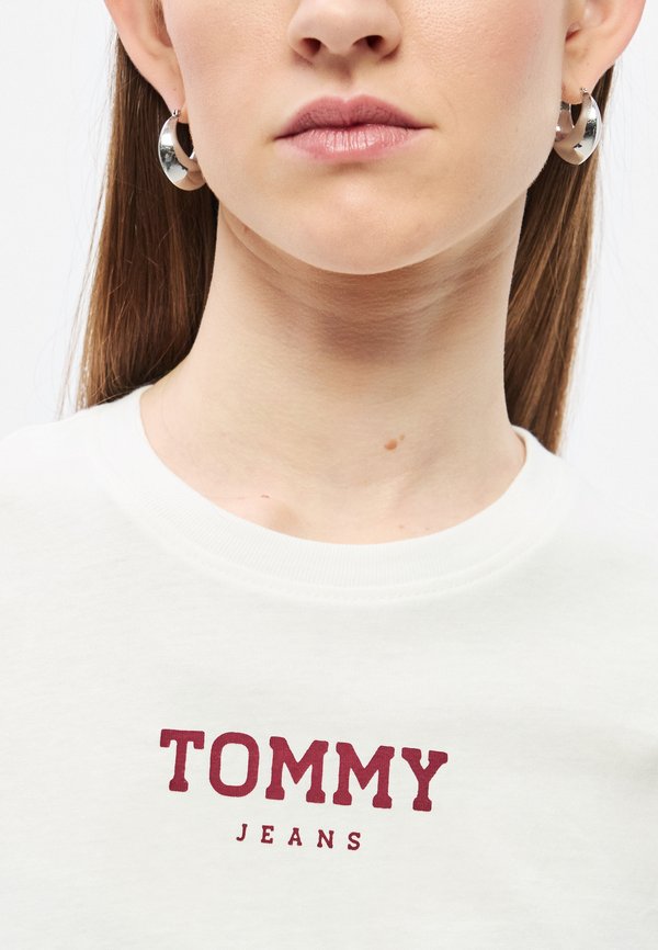 Tommy Jeans ESSENTIAL LOGO TEE UNISEX