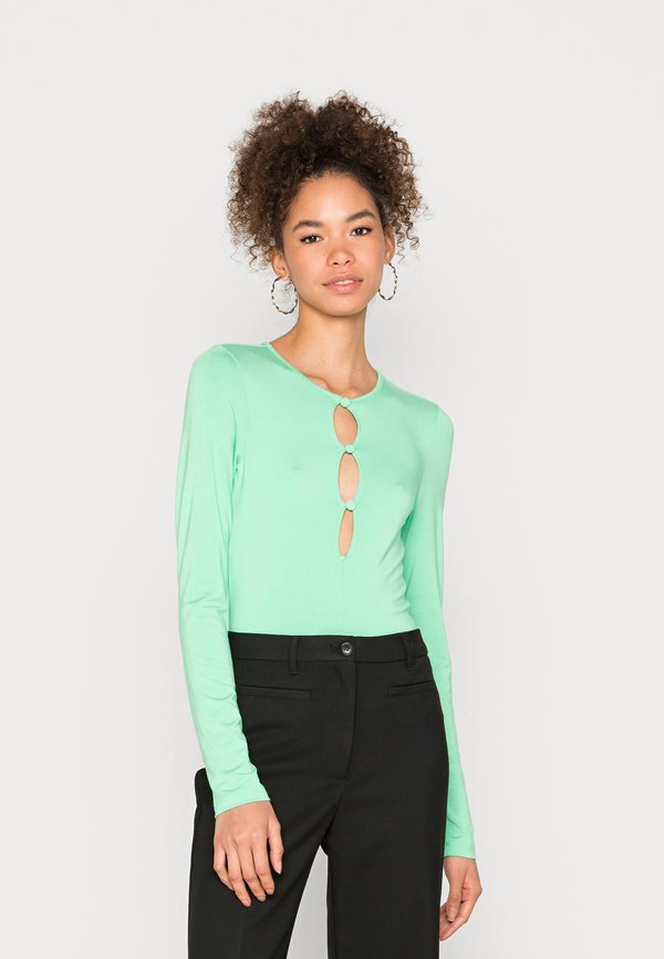 NA-KD KEYHOLE LONG SLEEVE