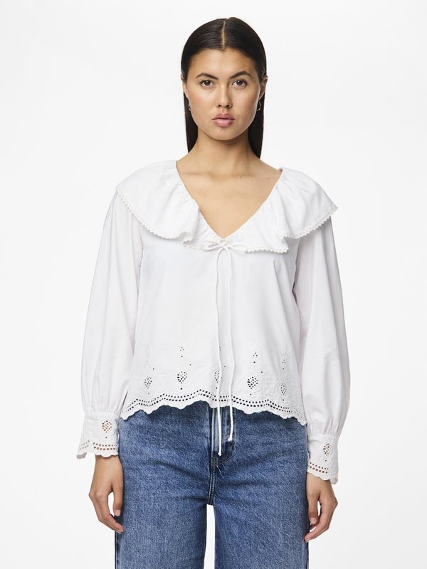 Pieces PCANNABELLE V-NECK FRILL