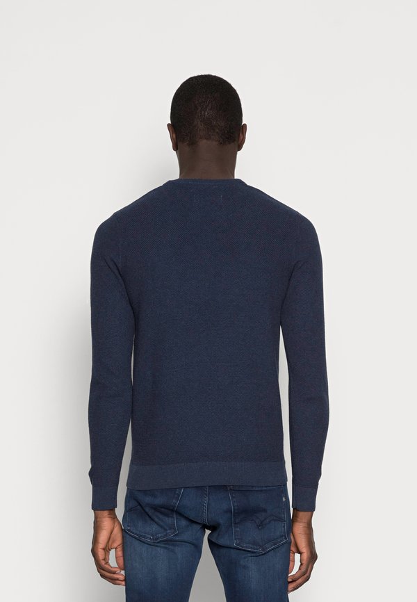 Pier One by Zalando