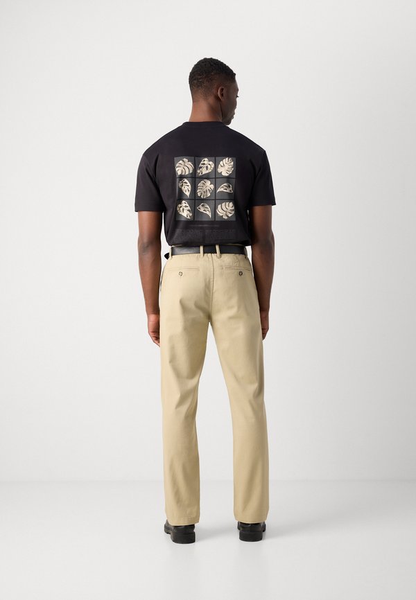 Lindbergh SUPERFLEX CHINO WITH BELT