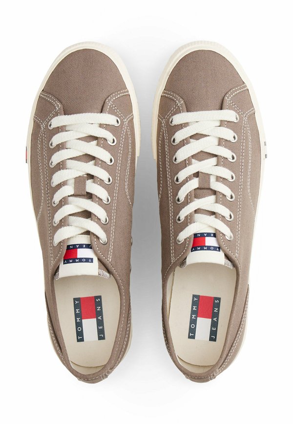 Tommy Jeans ARCHIVE FLAG STRIPE CANVAS TRAINERS