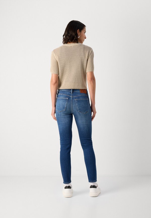 Calvin Klein Jeans MID RISE