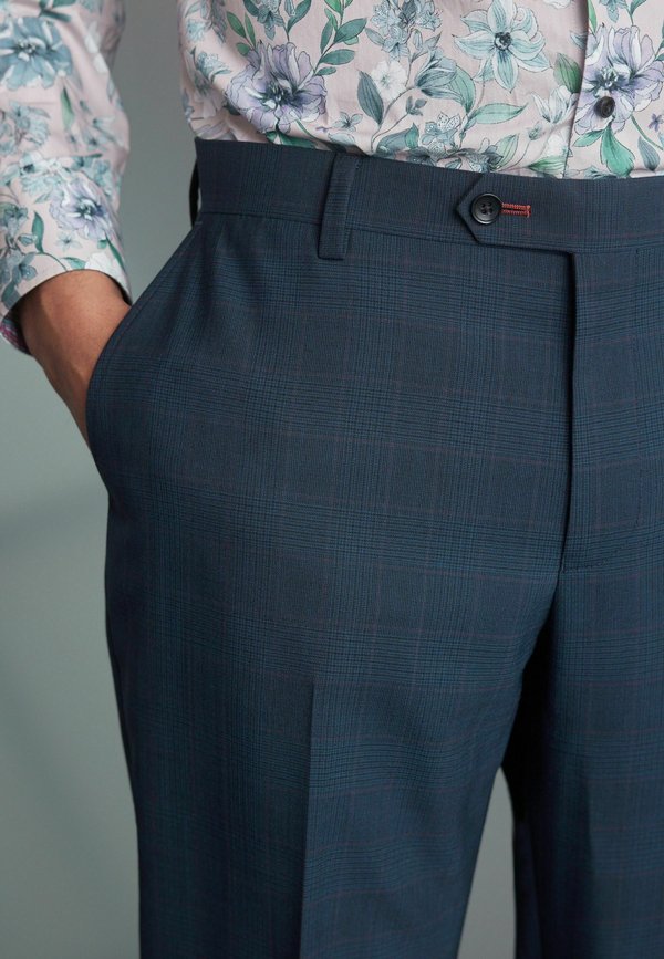 Next SLIM FIT