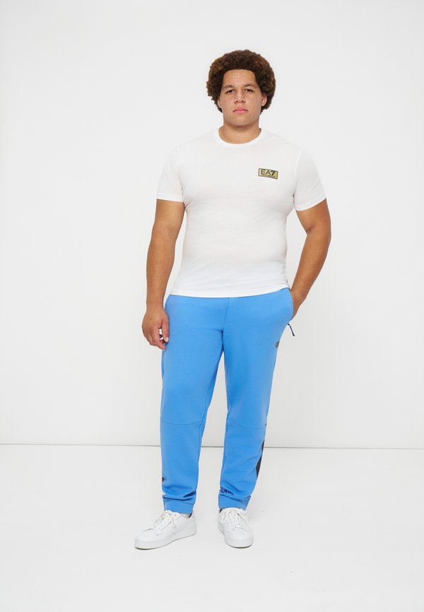 EA7 Emporio Armani