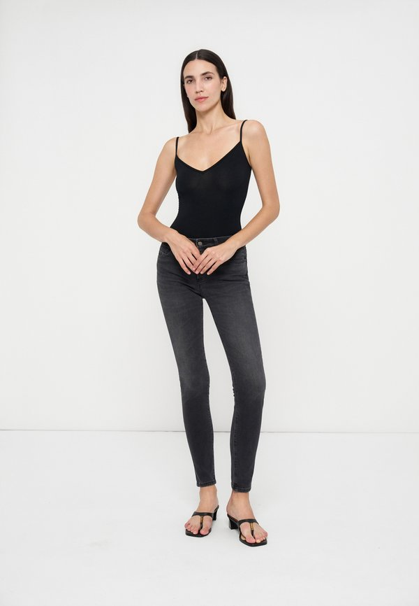 Armani Exchange