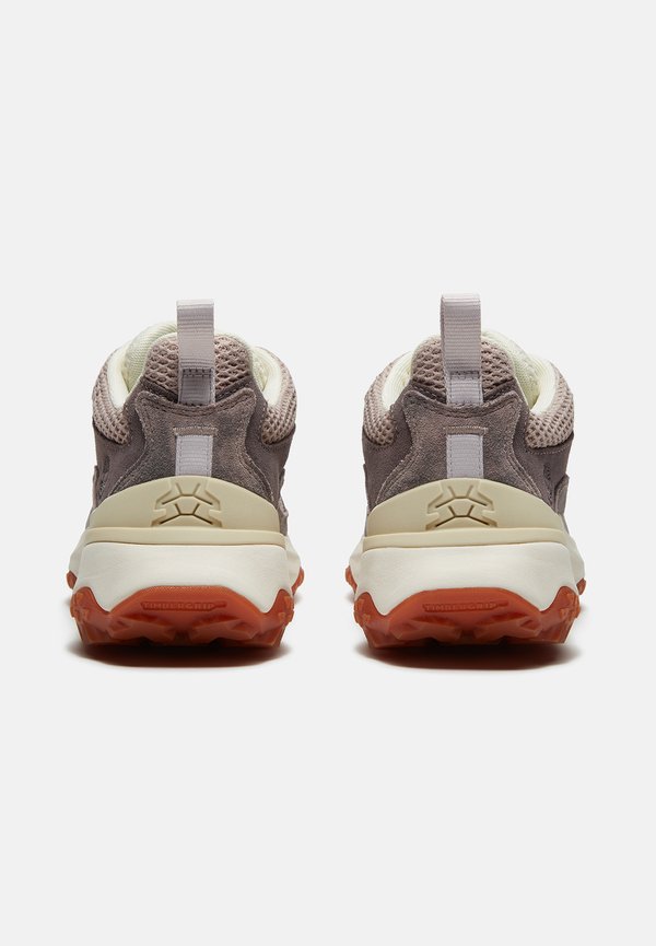 Timberland LOW LACE-UP WATERPROOF SNEAKER.