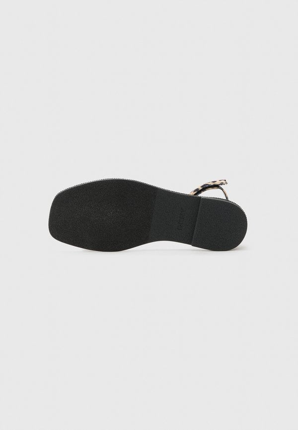 DKNY BECA FLAT ANKLE STRAP