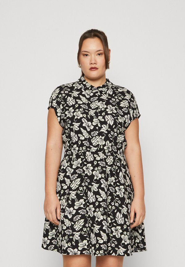 Vero Moda Curve VMNEWHALLIE SHORT DRESS
