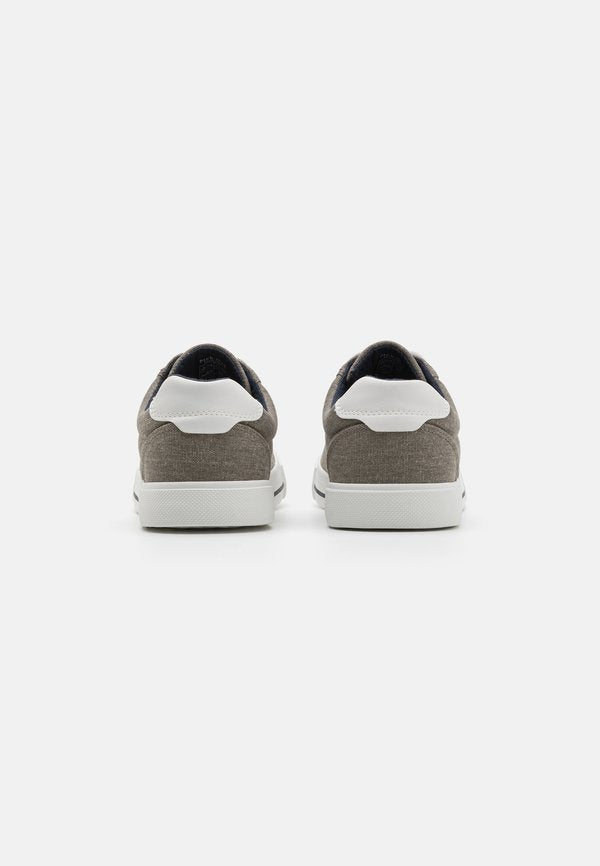 Pier One by Zalando