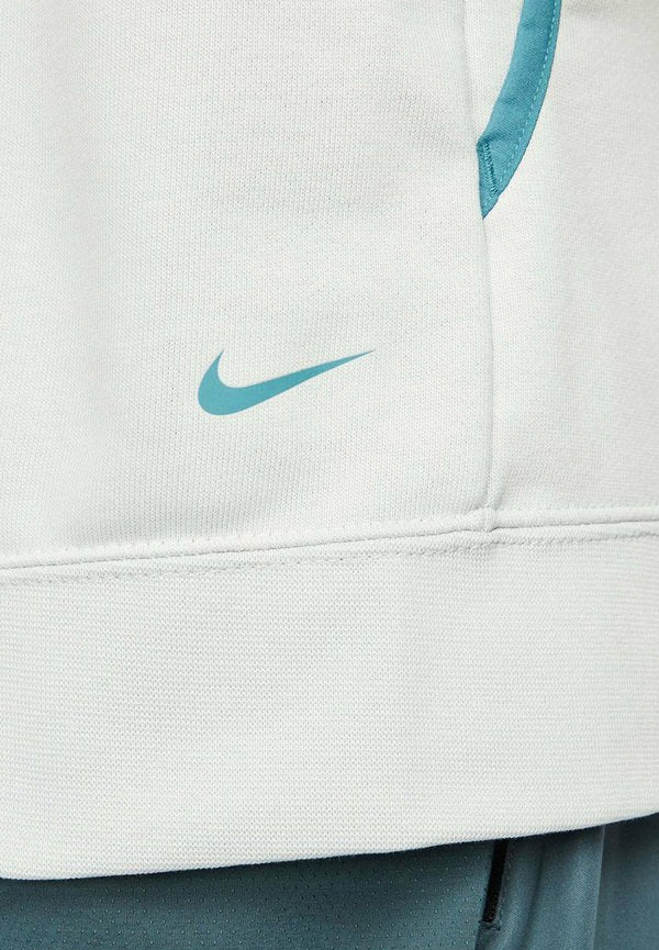 Nike Performance