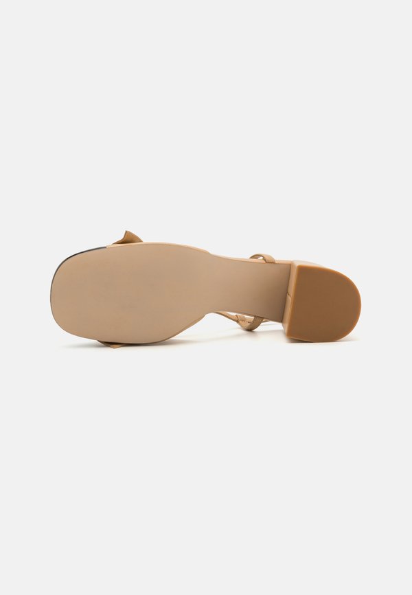 Jeffrey Campbell BABY DOLL