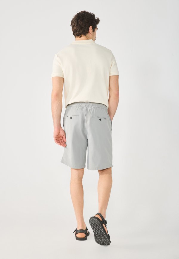 Pier One by Zalando