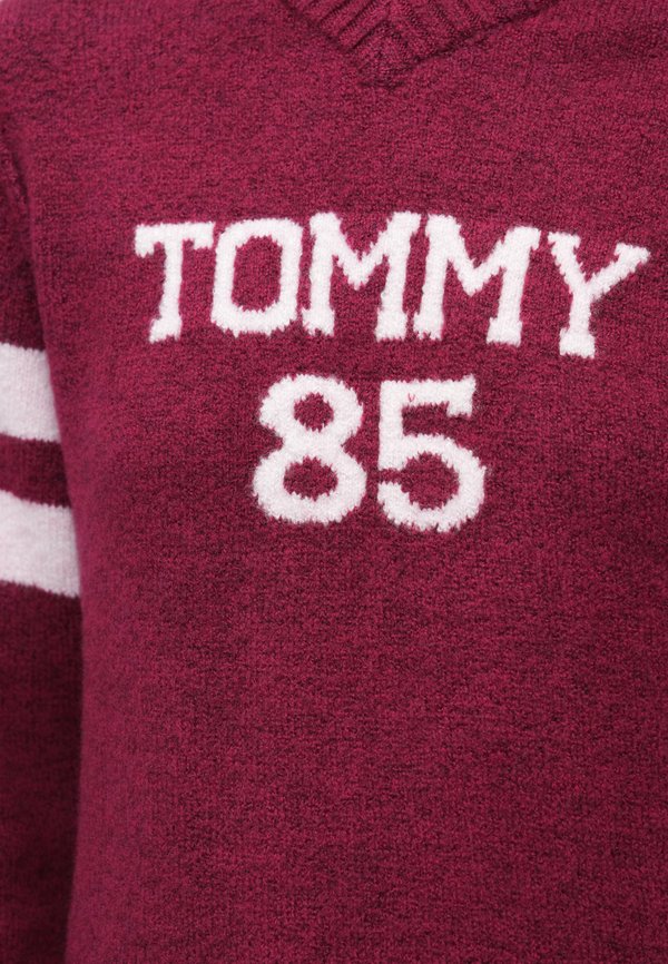 Tommy Jeans INTARSIA LOGO V-NECK MIDI JUMPER DRESS