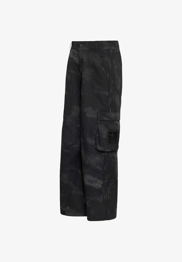 adidas Originals ADIDAS ORIGINALS CAMO PANTS - Cargo trousers - black