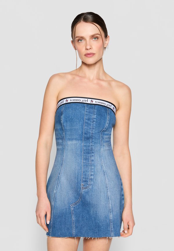 Tommy Jeans EXCLUSIVE TOMMY GIRL TUBE DENIM DRESS