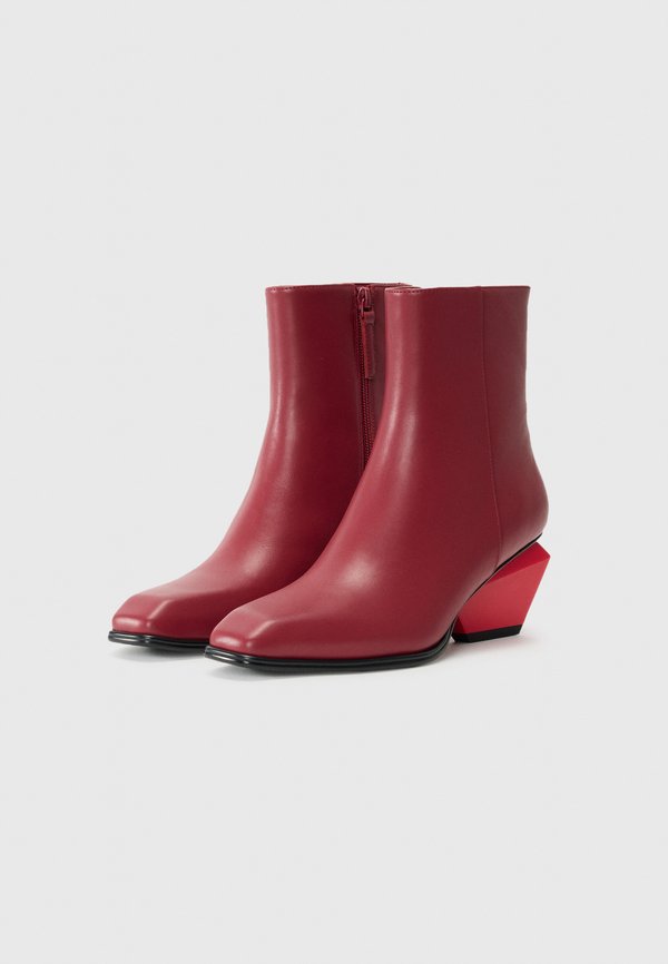United Nude JACKY II