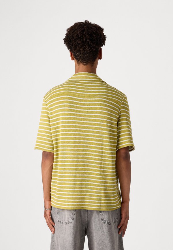 Pier One by Zalando
