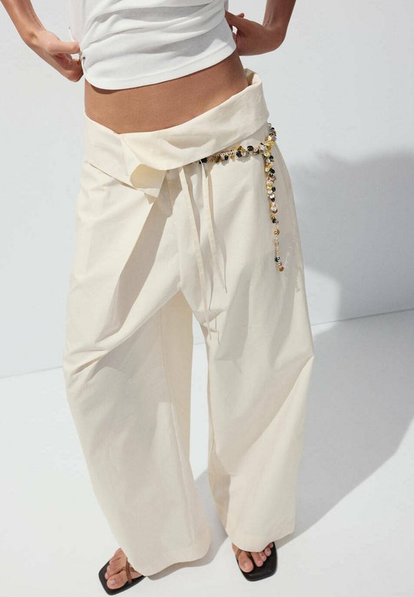 Mango ADULT - Trousers - off-white