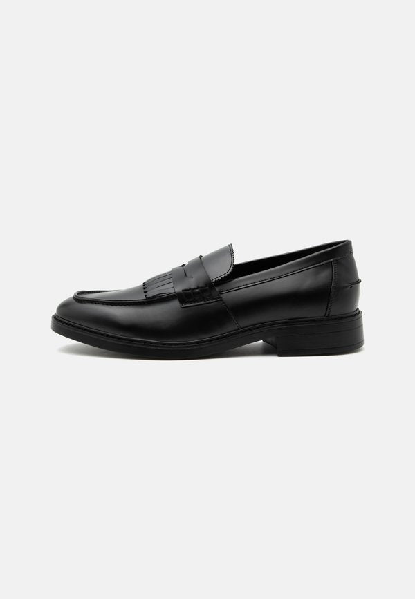Pier One by Zalando