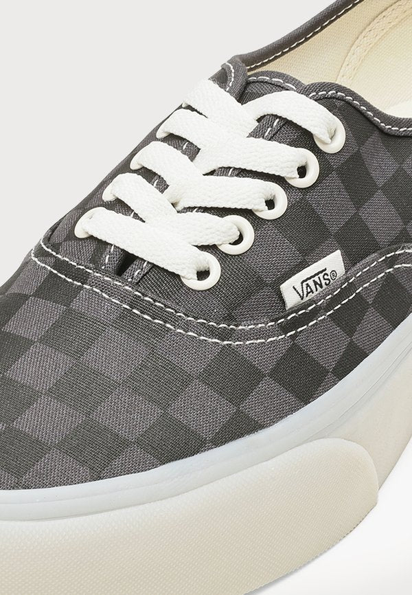 Vans AUTHENTIC STACKFORM