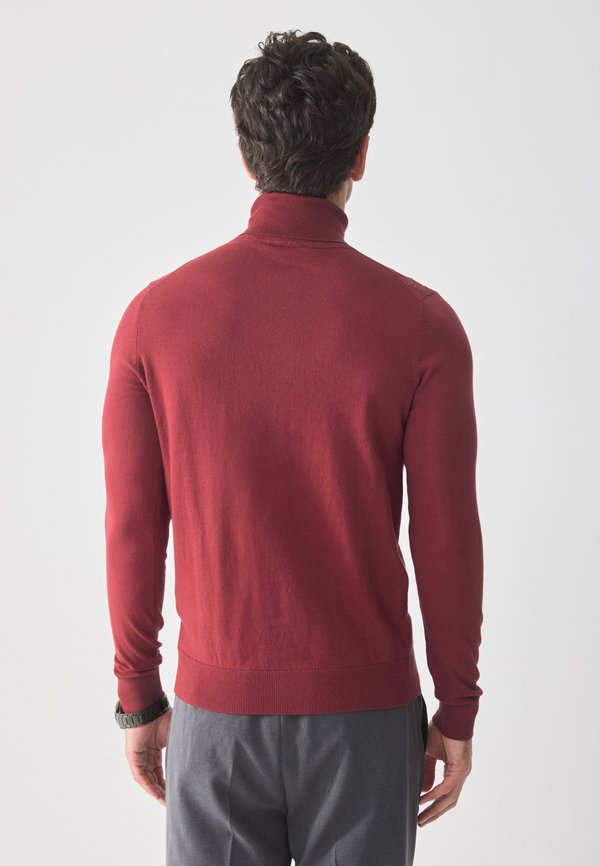 Pier One by Zalando