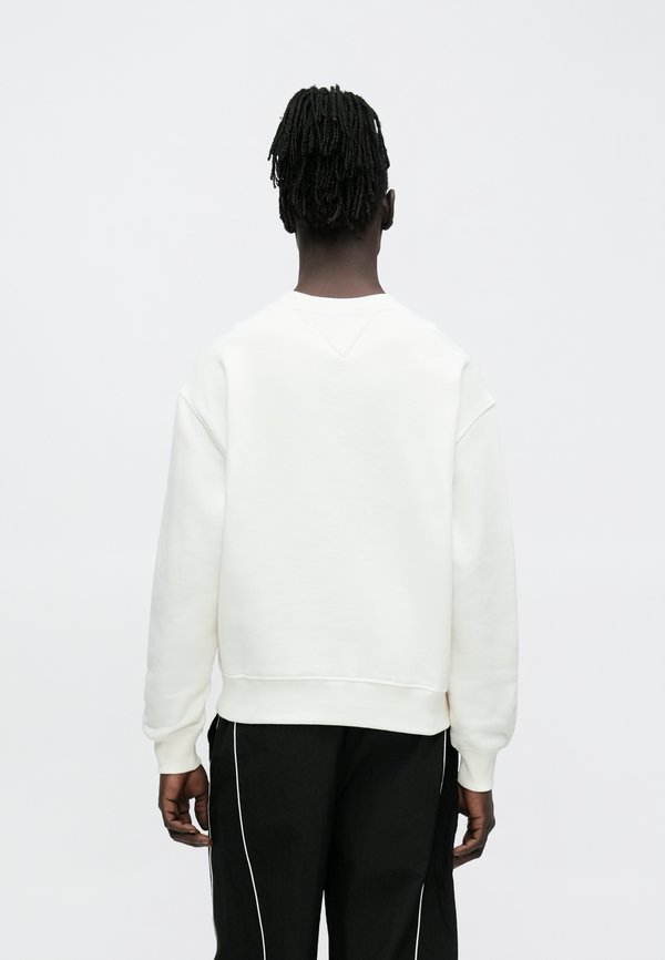 Tommy Jeans 90S TONAL FLAG BADGE SWEATSHIRT